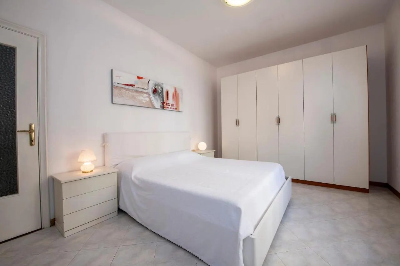 196 - A Casa Di Mary - Chiavari Centro - 700M Dal Mare - Parcheggio Gratis Incluso Apartment 0*,  Italy